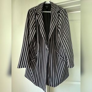 Torrid - long stripped blazer - size 2